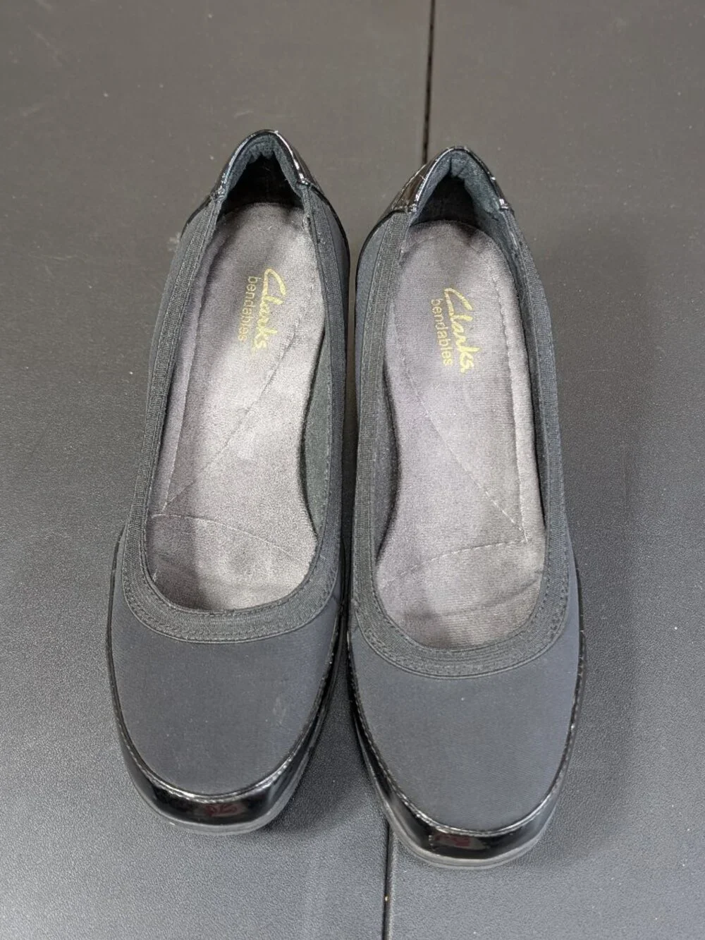 Clarks Bendables Black Wedge Pumps with Patent Trim Style 67116 Size 8M